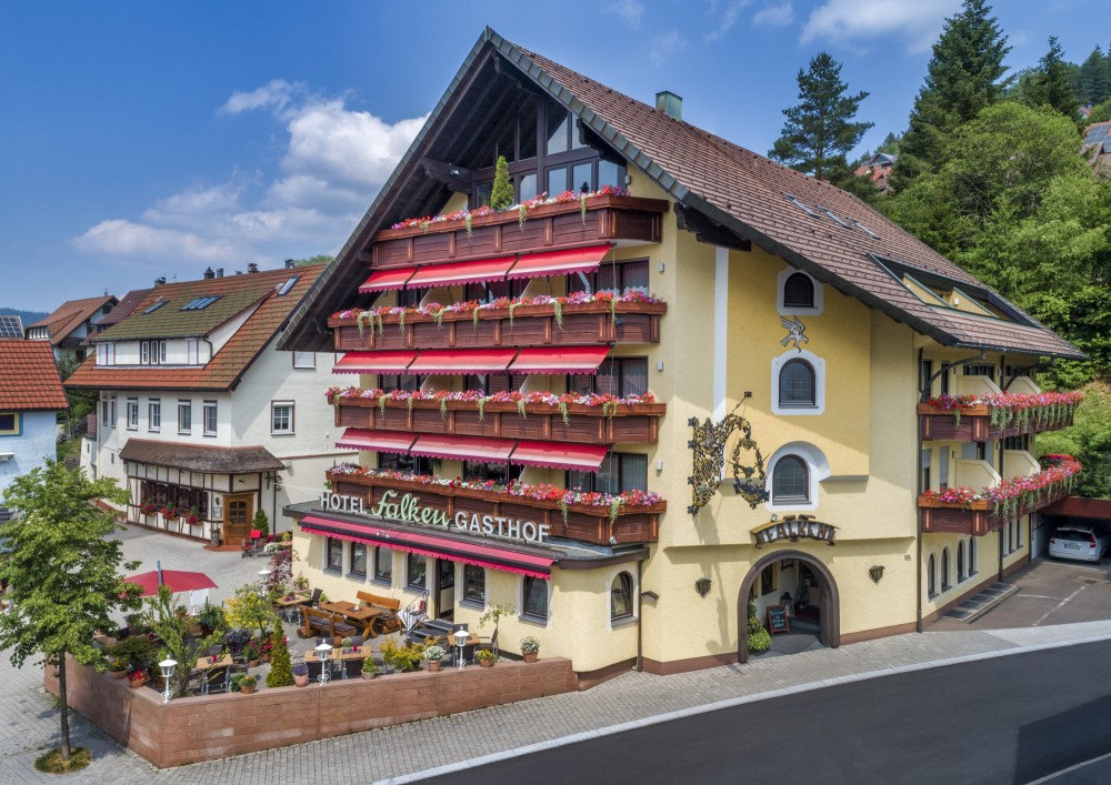 Hotel-Gasthof FALKEN in Baiersbronn von der Straße
